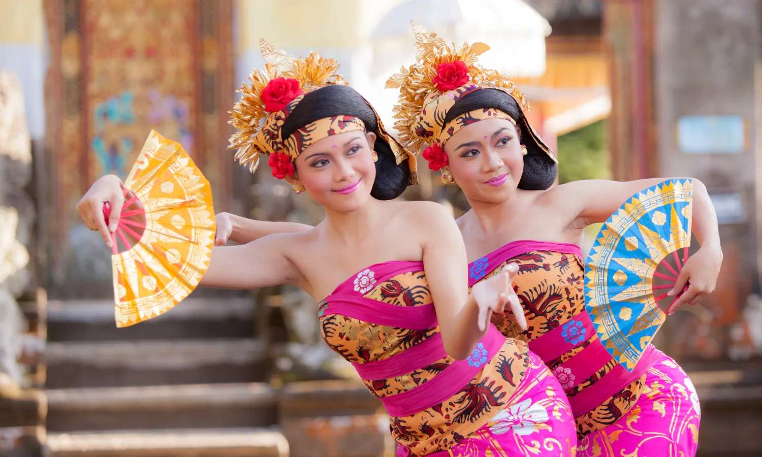 Trang phục vũ công tại Legong Dance Show
