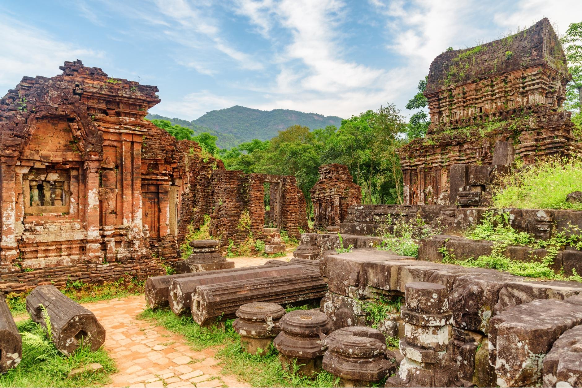 Thánh địa Mỹ Sơn với vẻ đẹp huyền bí