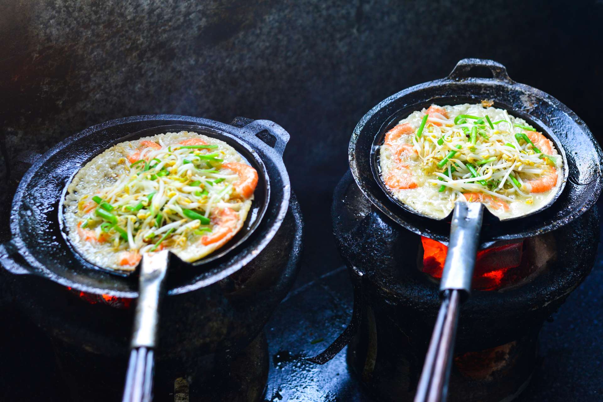 Bánh xèo tôm nhảy tại Quy Nhơn