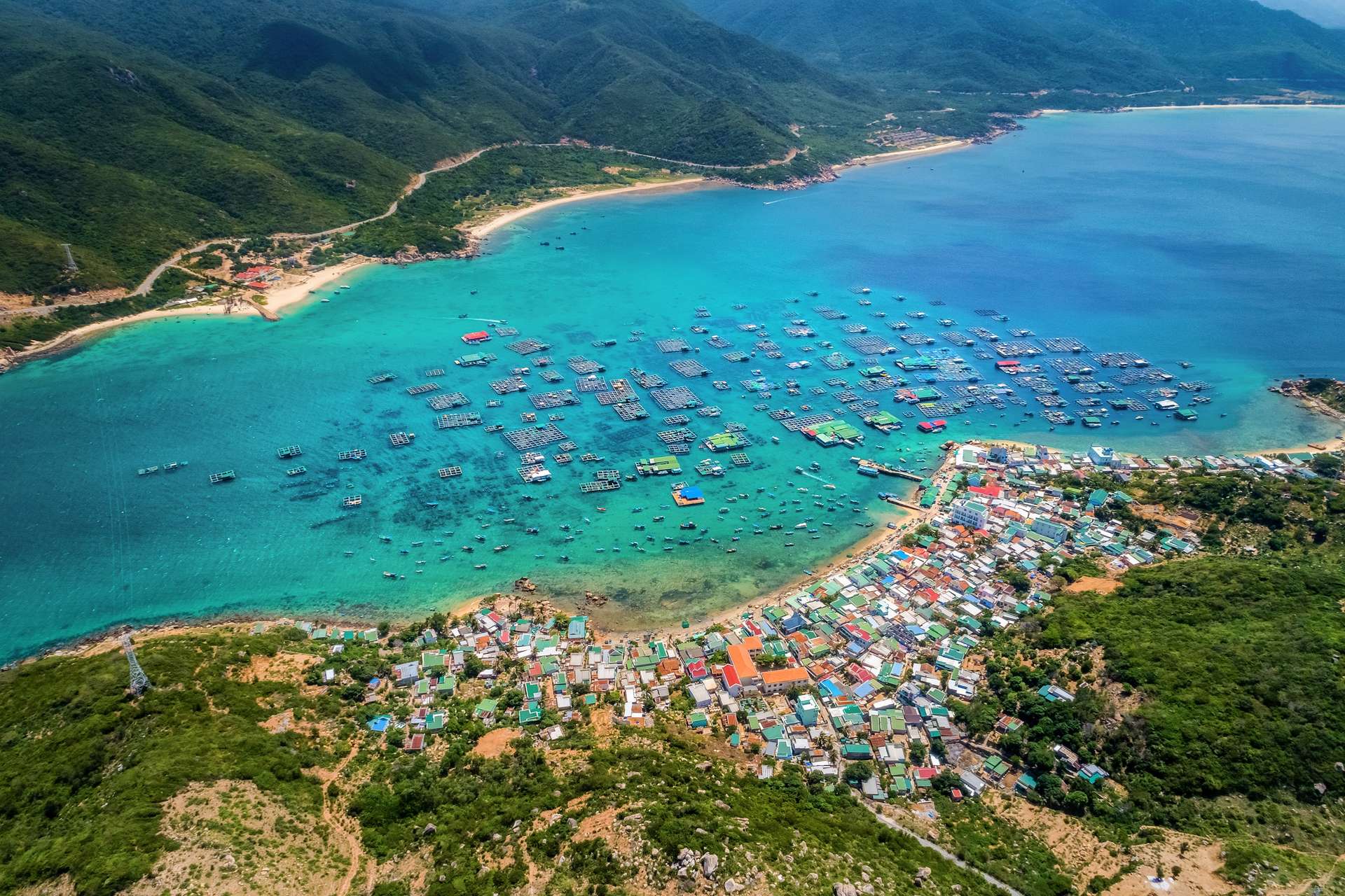 Khung cảnh đảo Bình Hưng trong xanh và yên bình