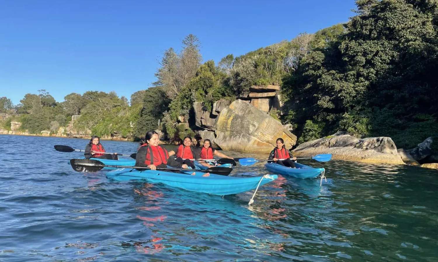 Hoạt động chèo thuyền kayak