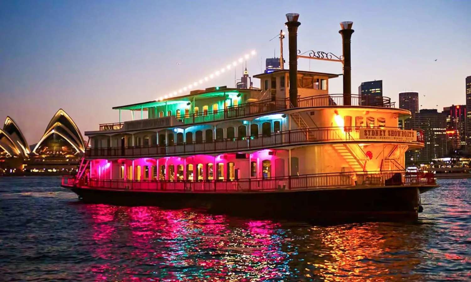 ăn tối trên du thuyền Sydney Showboats