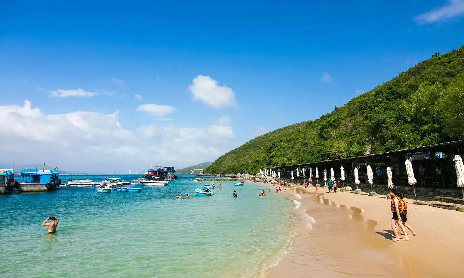 tour Vịnh San Hô - Làng Chài - Bãi Tranh