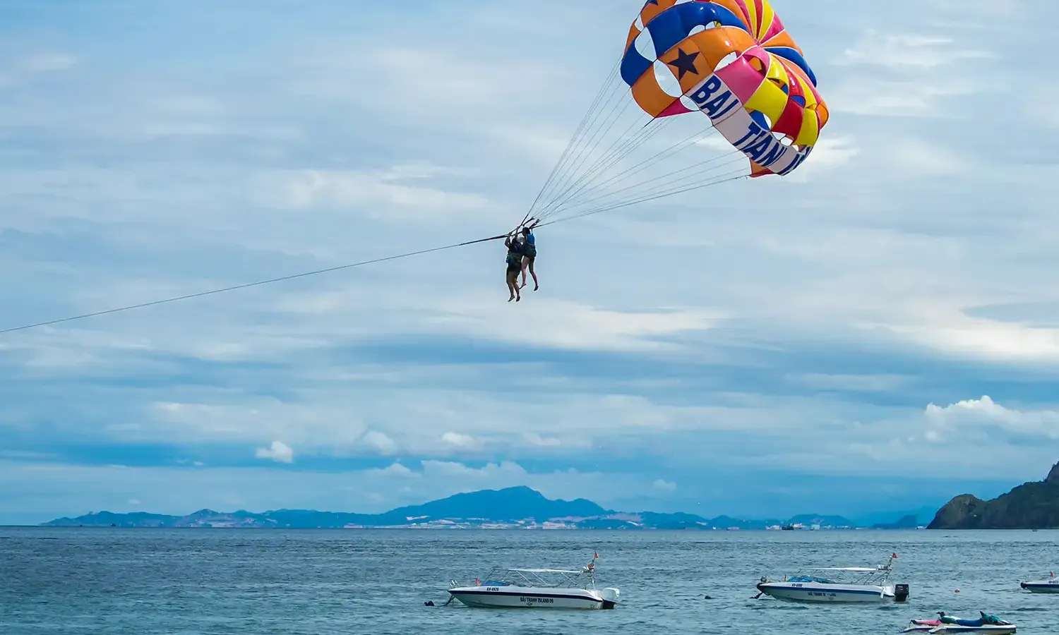 hoạt động dù bay tại Bãi Tranh
