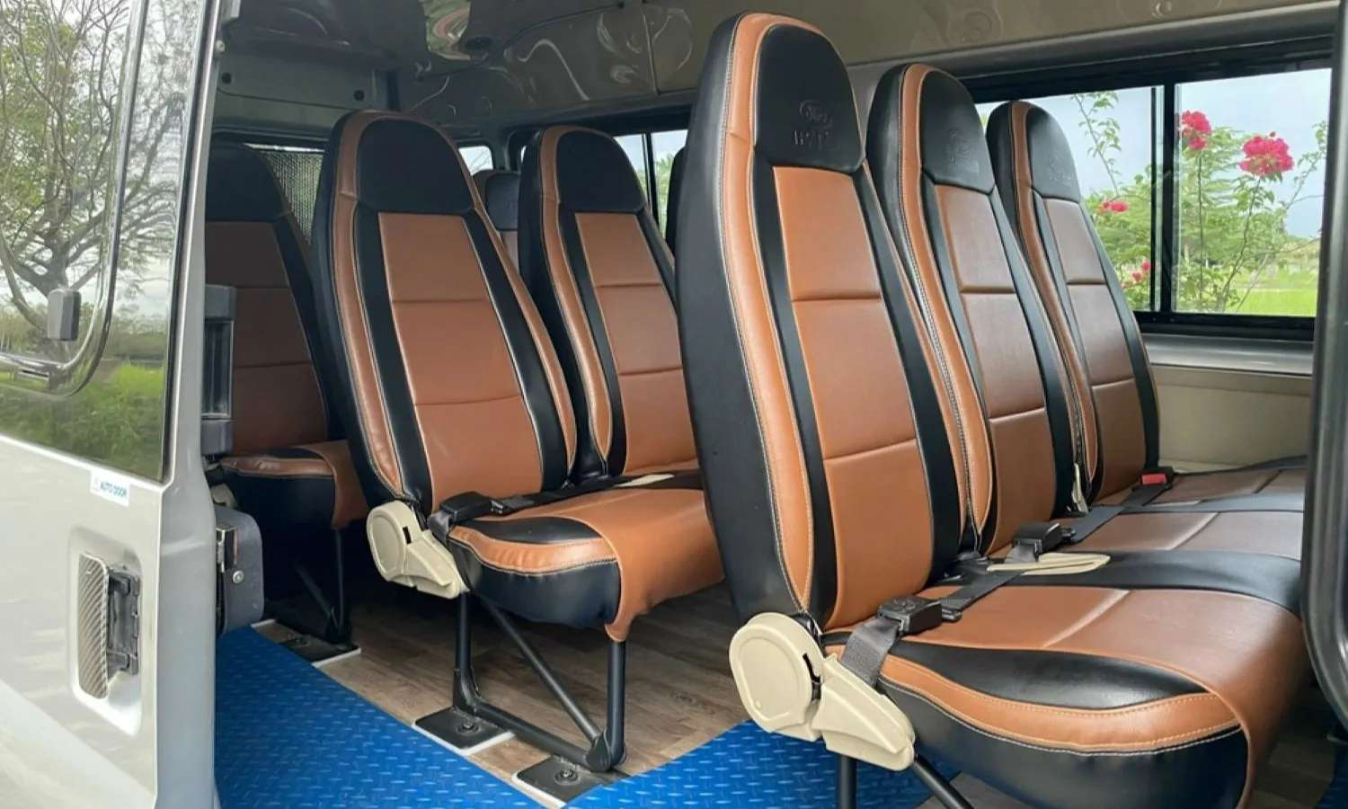 xe minibus 16 chỗ Sài Gòn Mũi Né