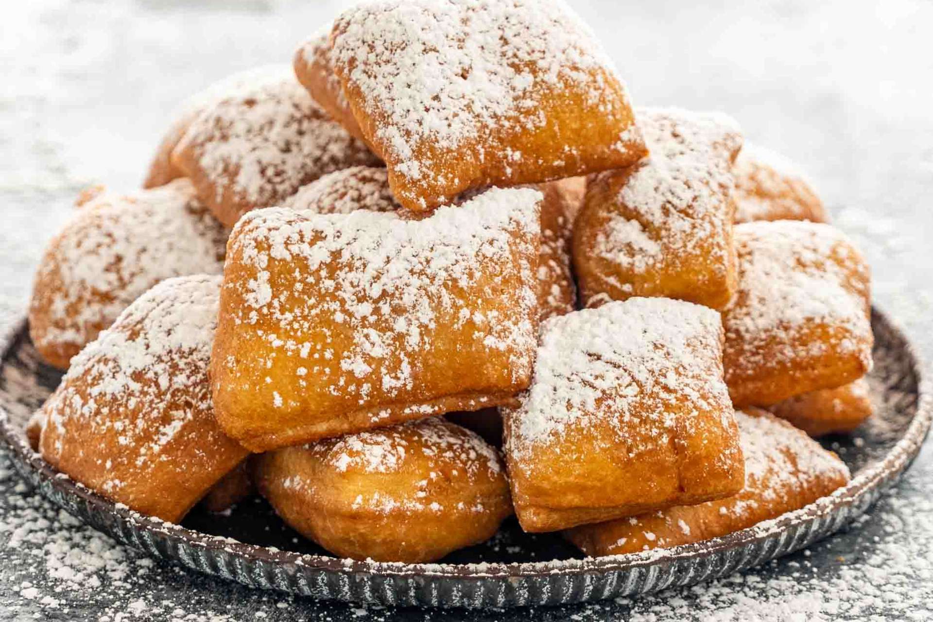 Món bánh ngọt phủ đường hấp dẫn
