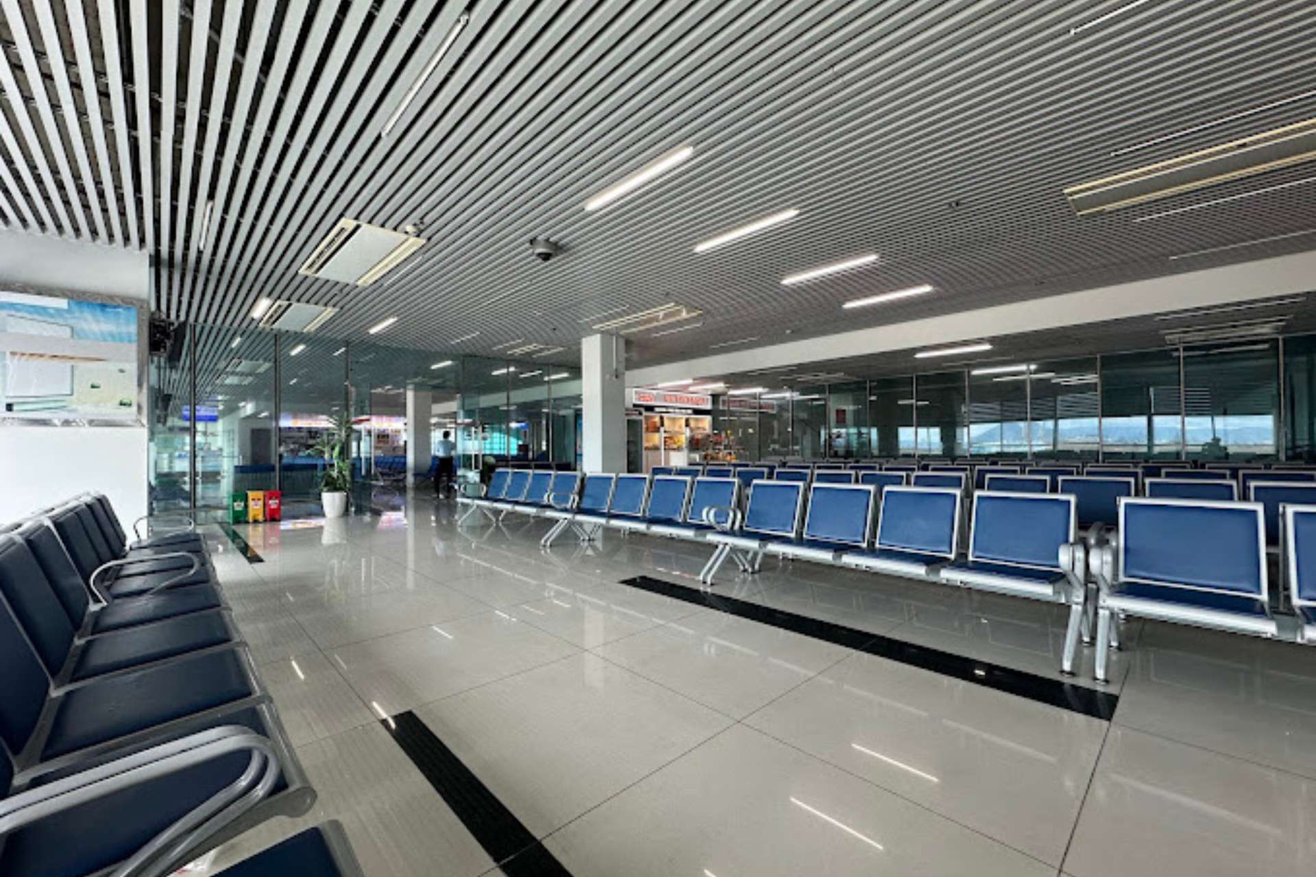 Hình ảnh bên trong sân bay Tuy Hòa