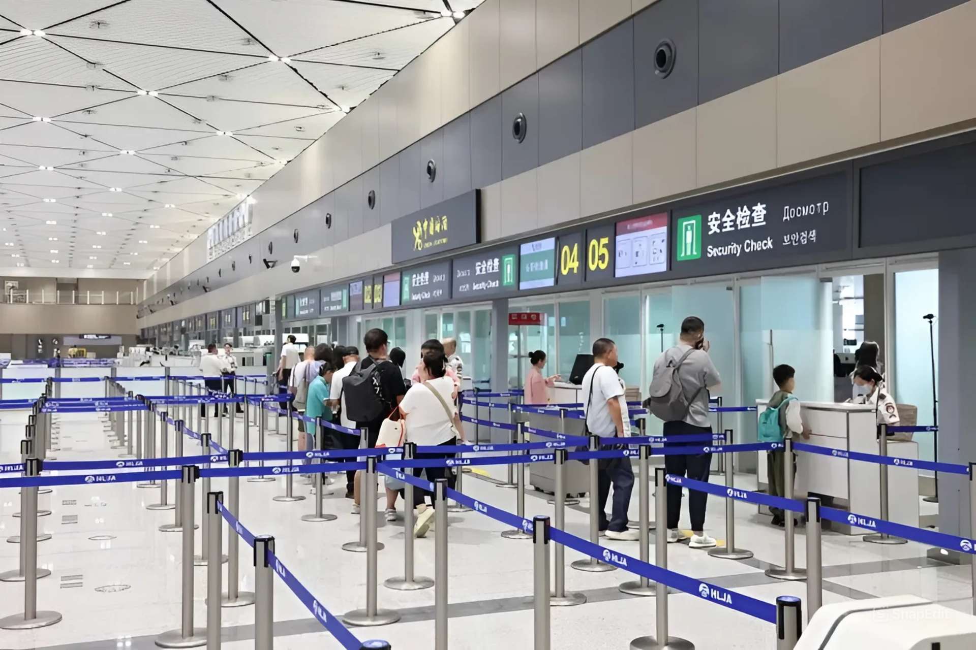 Khu vực check - in của sân bay Thái Bình Cáp Nhĩ Tân