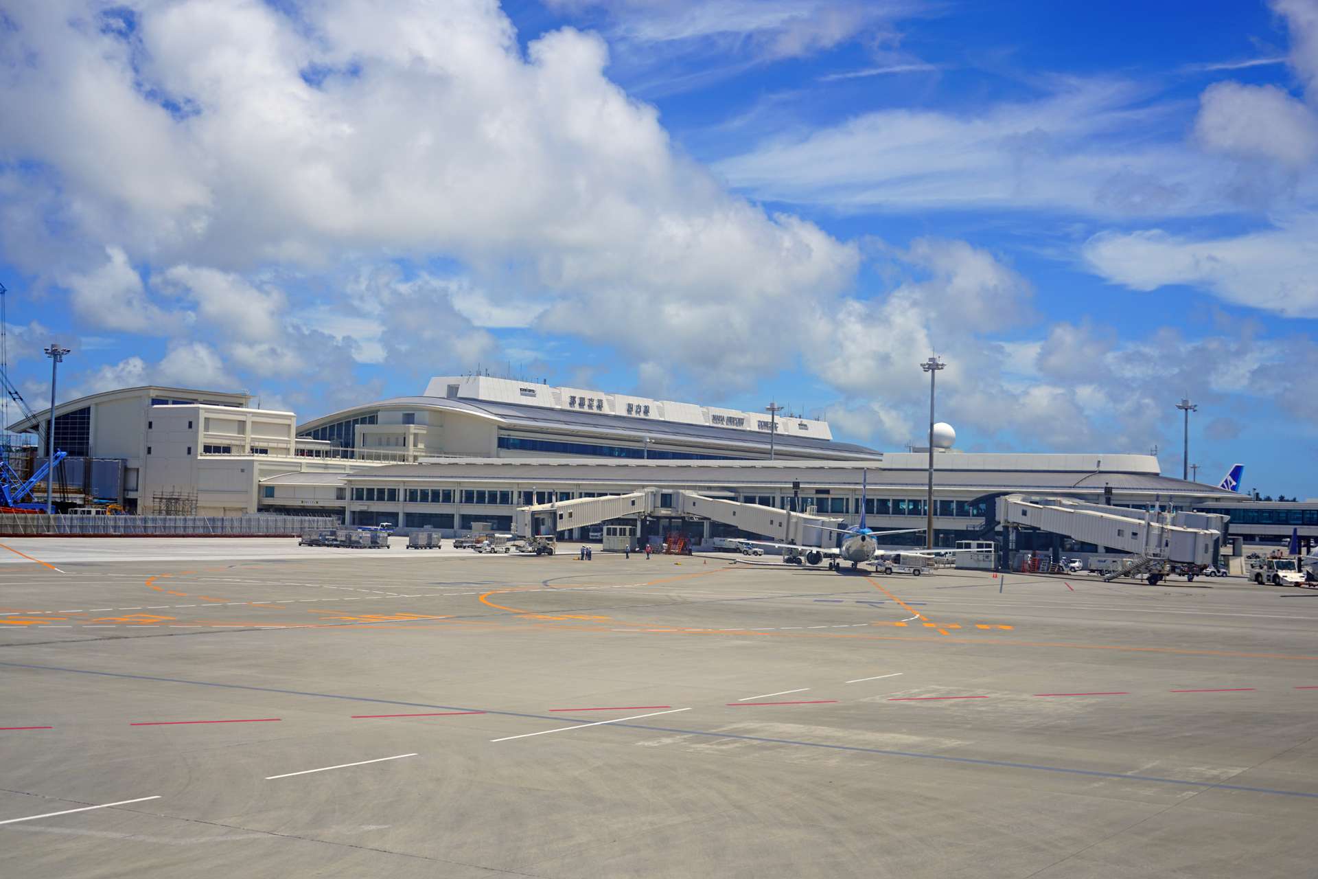 Hình ảnh bên ngoài của sân bay Okinawa