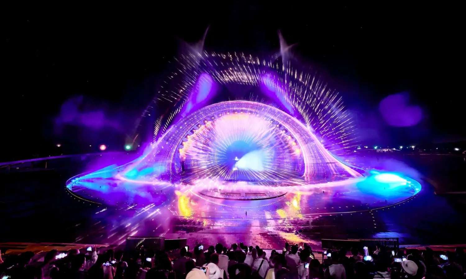 Show “Kiss of The Sea”