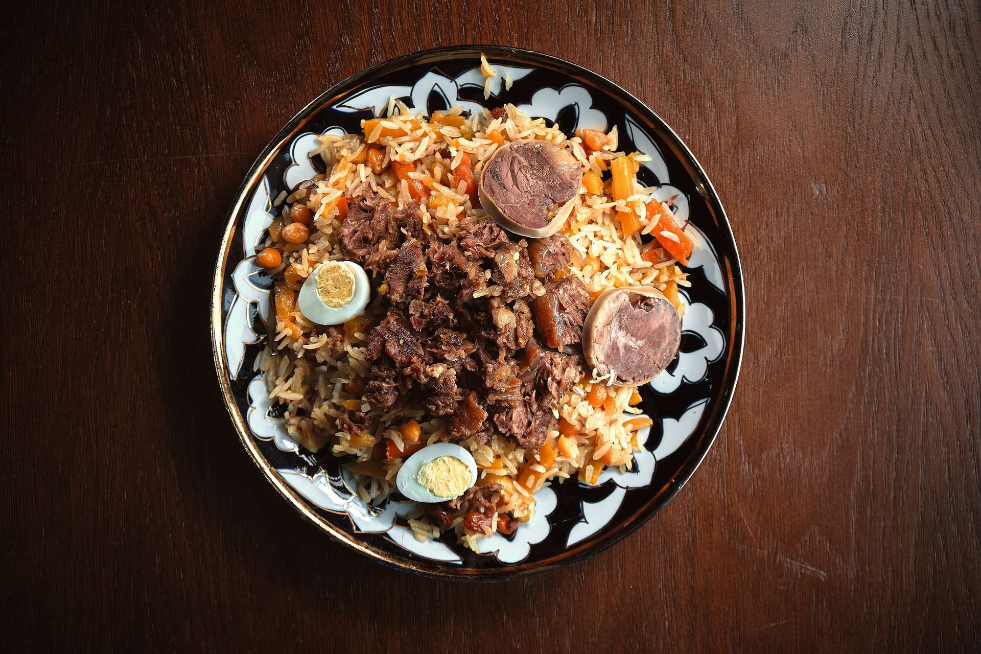 Plov là một món ăn truyền thống hấp dẫn