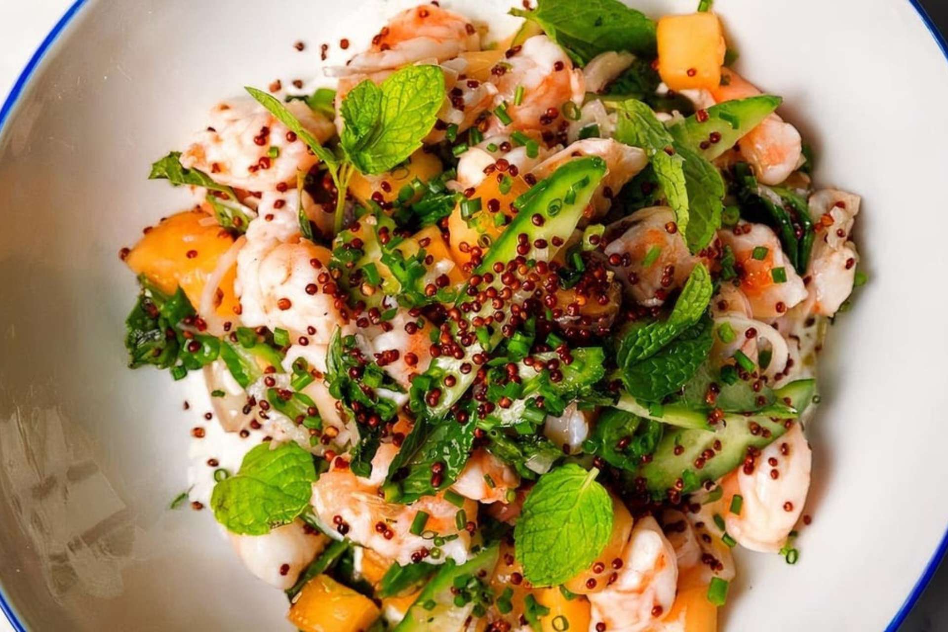 Món salad tôm dưa lưới hấp dẫn