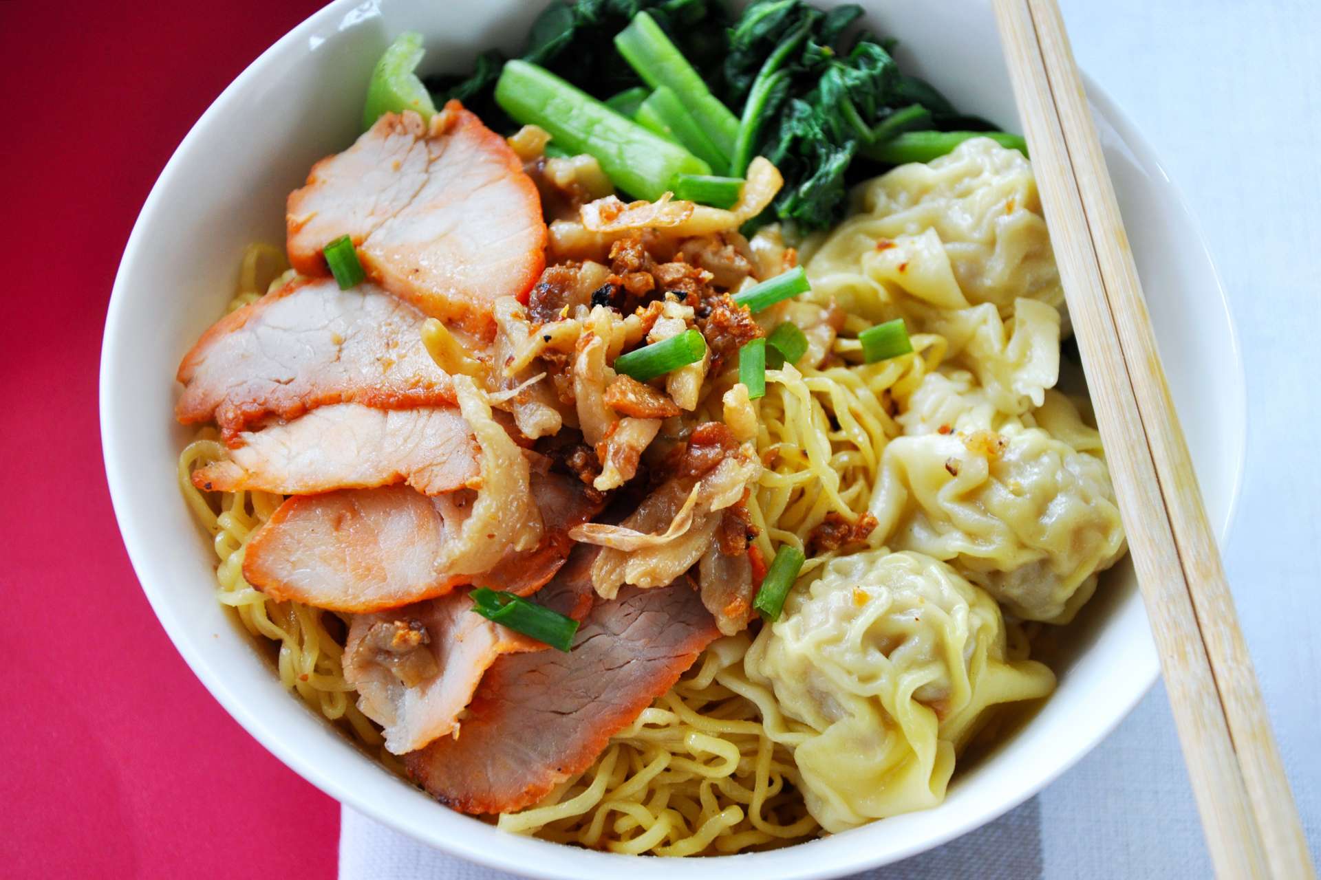 Món mì hoành thánh hấp dẫn