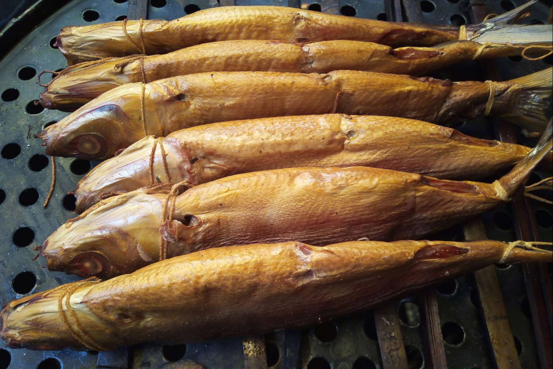 Đặc sản món cá sữa hun khói nổi tiếng tại Sidoarjo