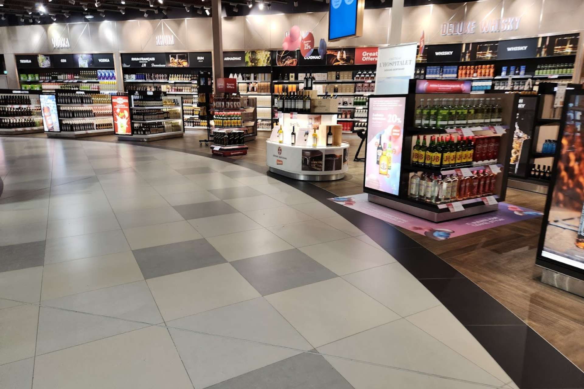 Khu vực mua sắm ở Sân bay Toulouse - Blagnac