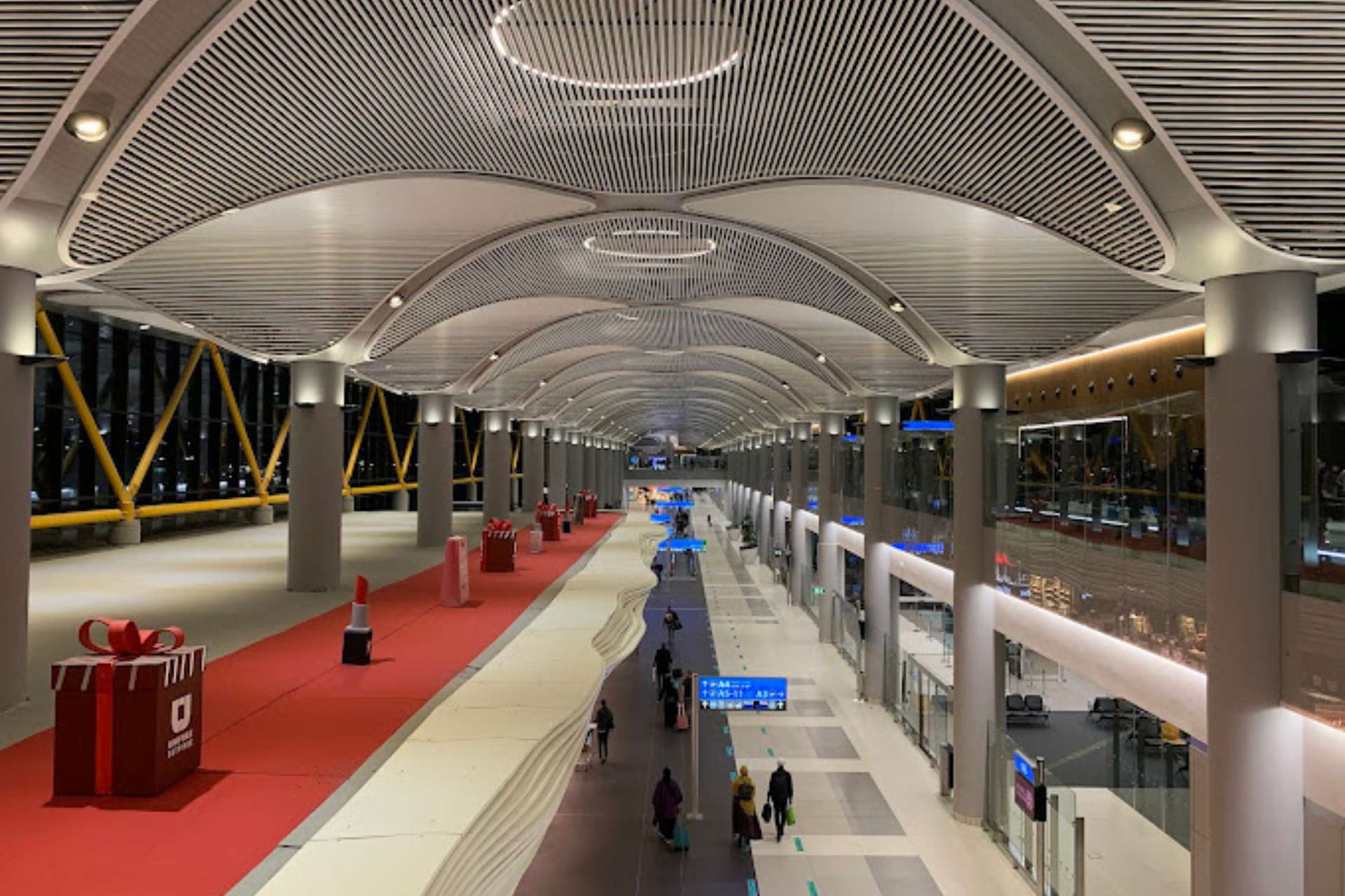 Bên trong sân bay Istanbul
