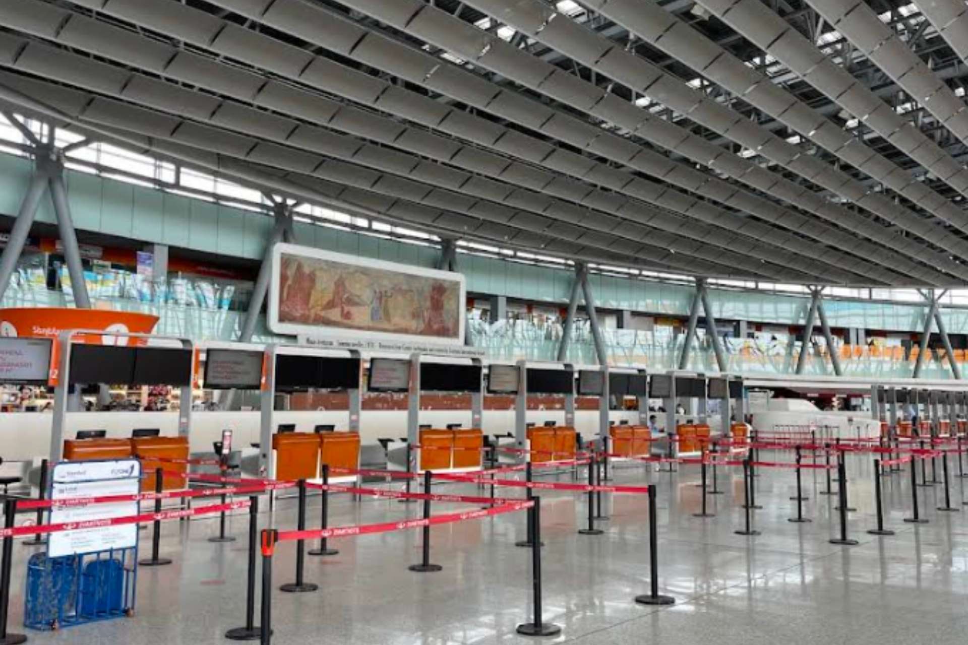 Hình ảnh bên trong sân bay quốc tế Zvartnots