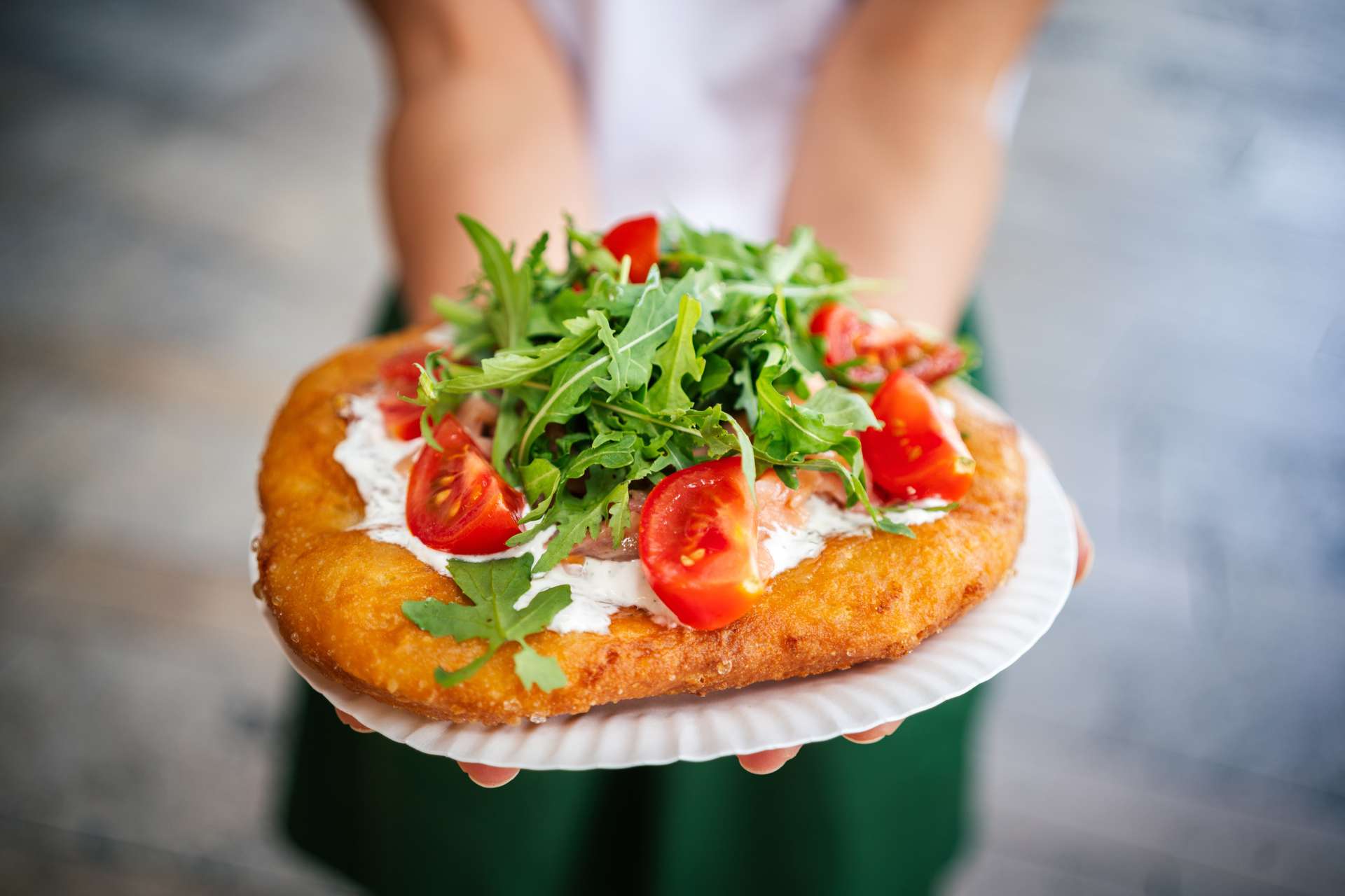 Langos món bánh truyền thống tại Budapest