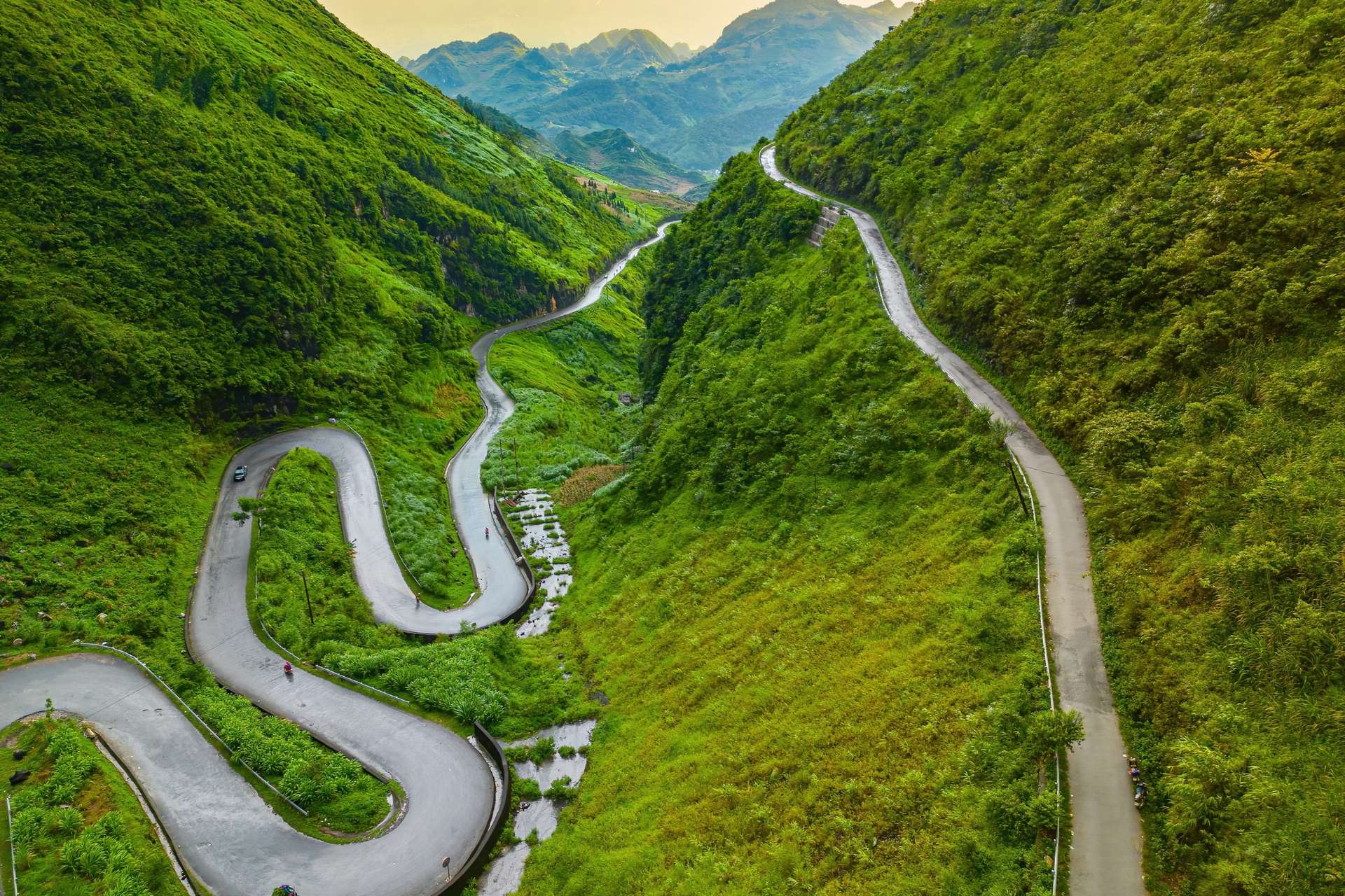Vẻ đẹp hùng vĩ của Đèo Pha Đin