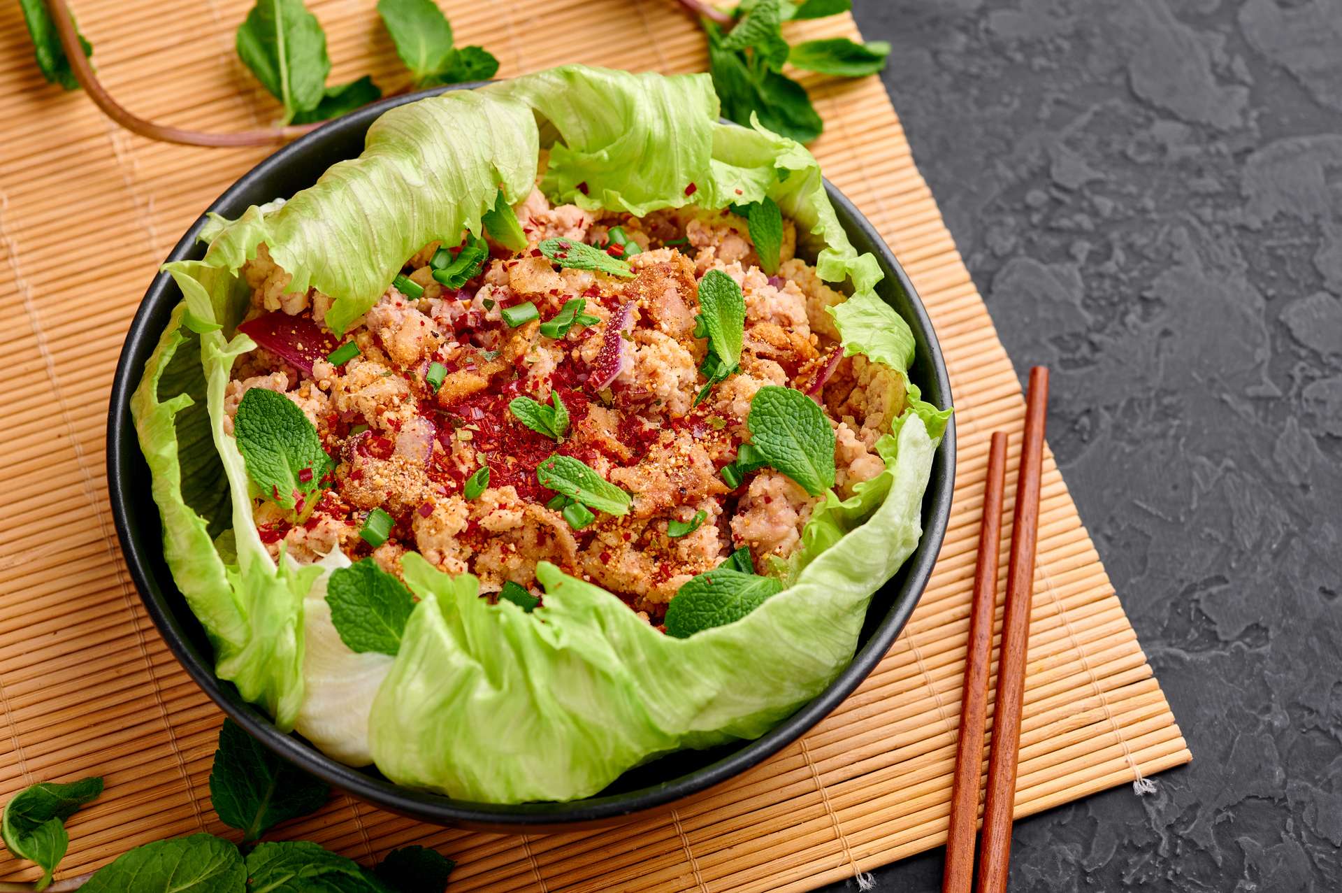 Món Larb nổi tiếng của Lào