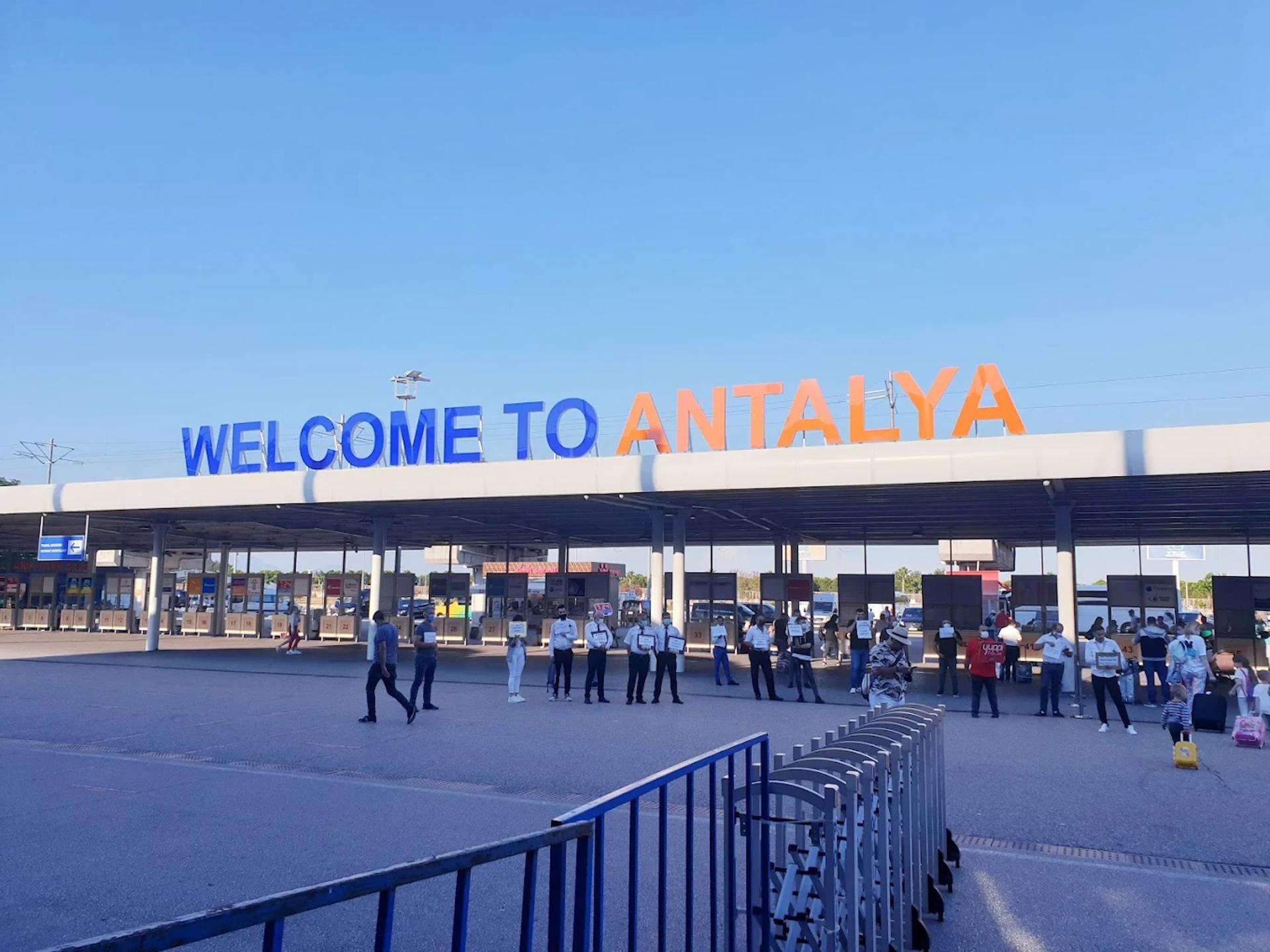 Sân bay Antalya