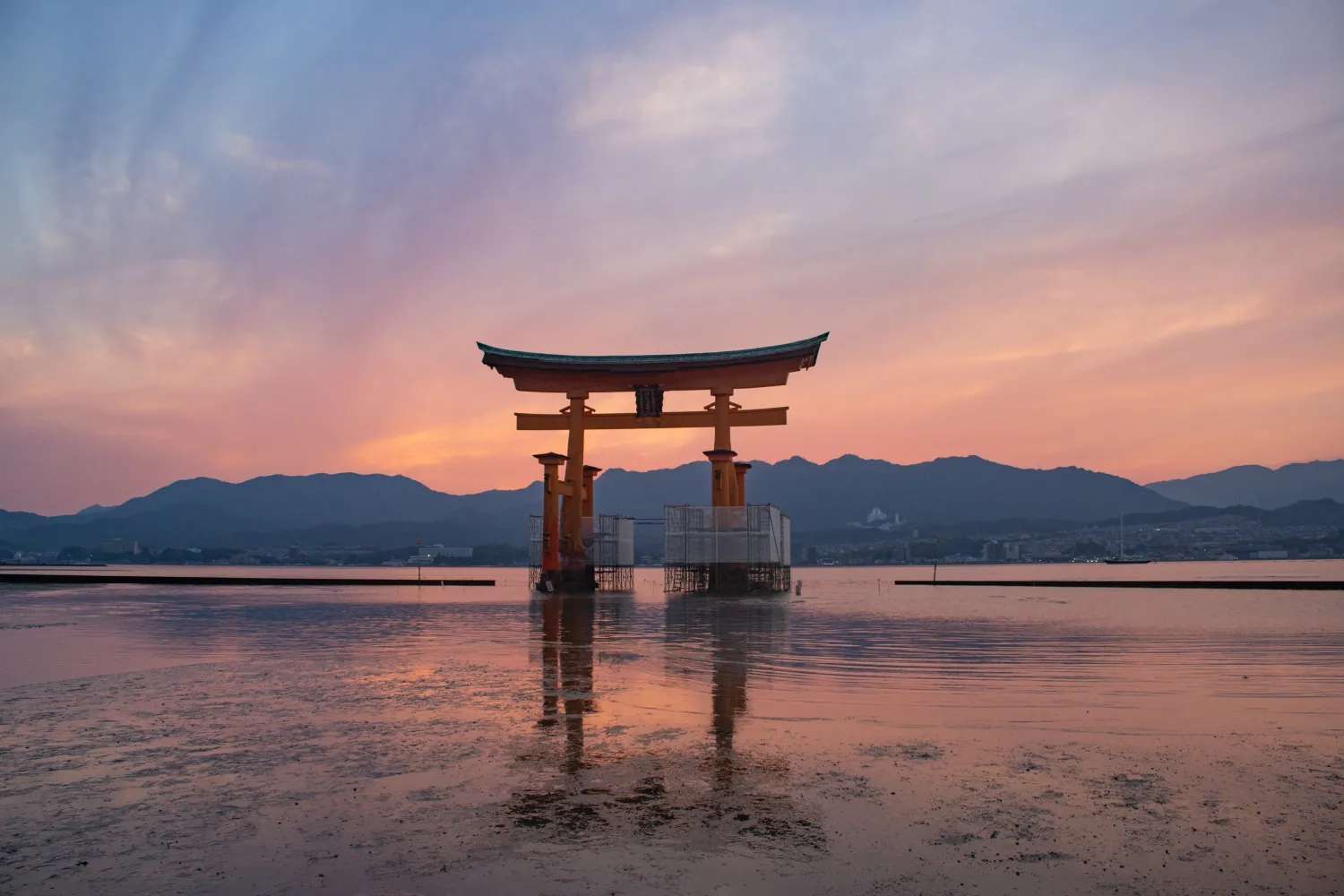 cổng torii đền Itsukushima