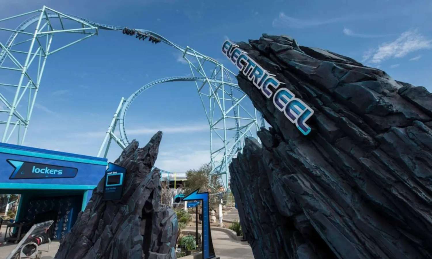 tàu lượn cảm giác mạnh tại SeaWorld San Diego