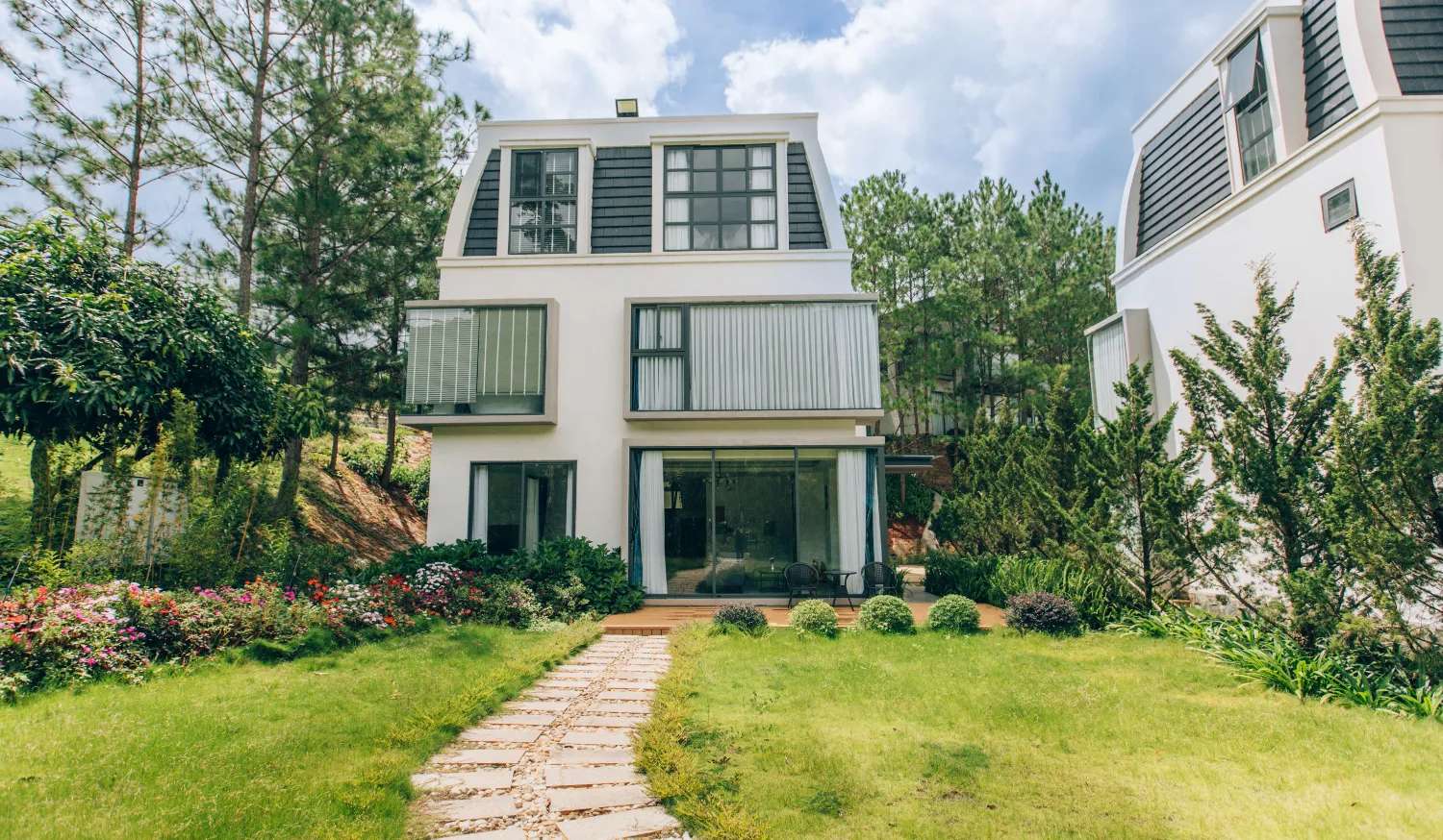 villa tại khu du lịch rừng thông núi voi