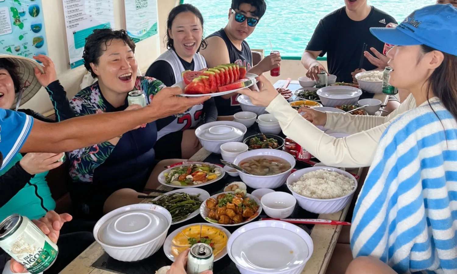bữa trưa trên đảo phú quốc