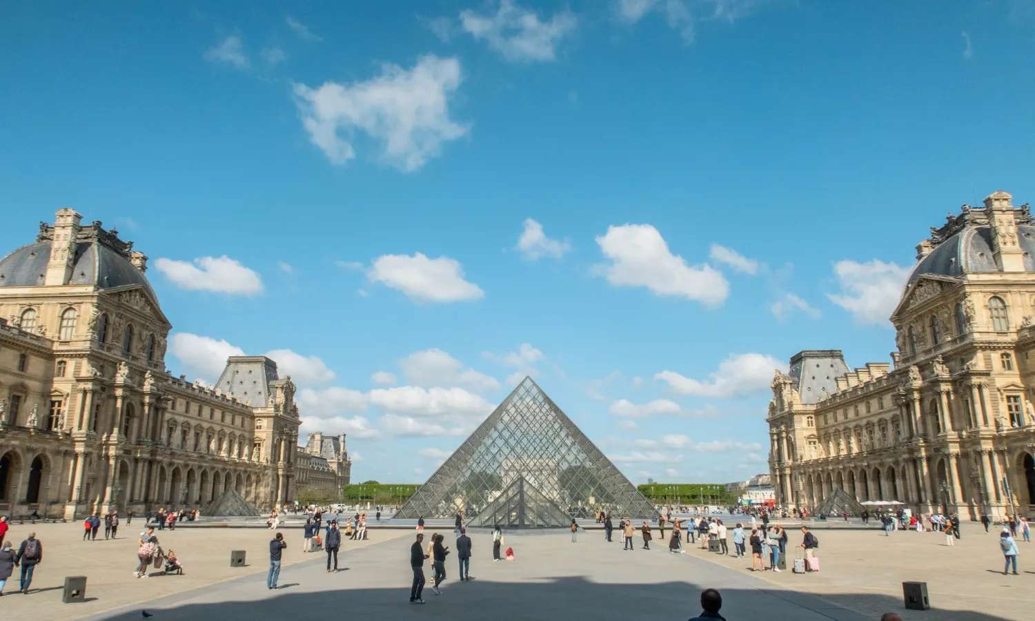 bảo tàng louvre