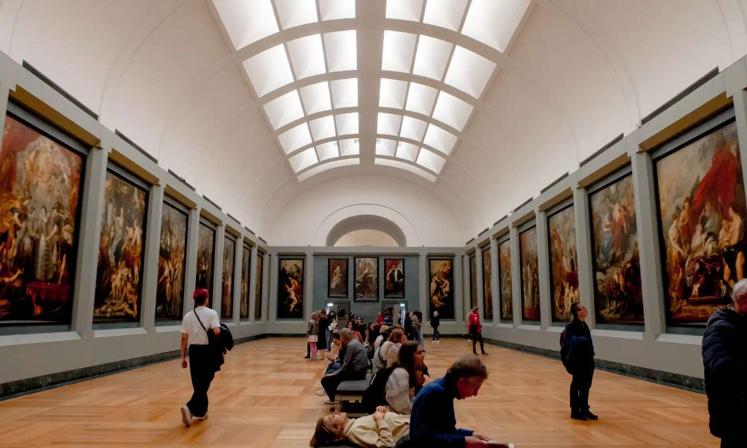 vé tham quan bảo tàng louvre