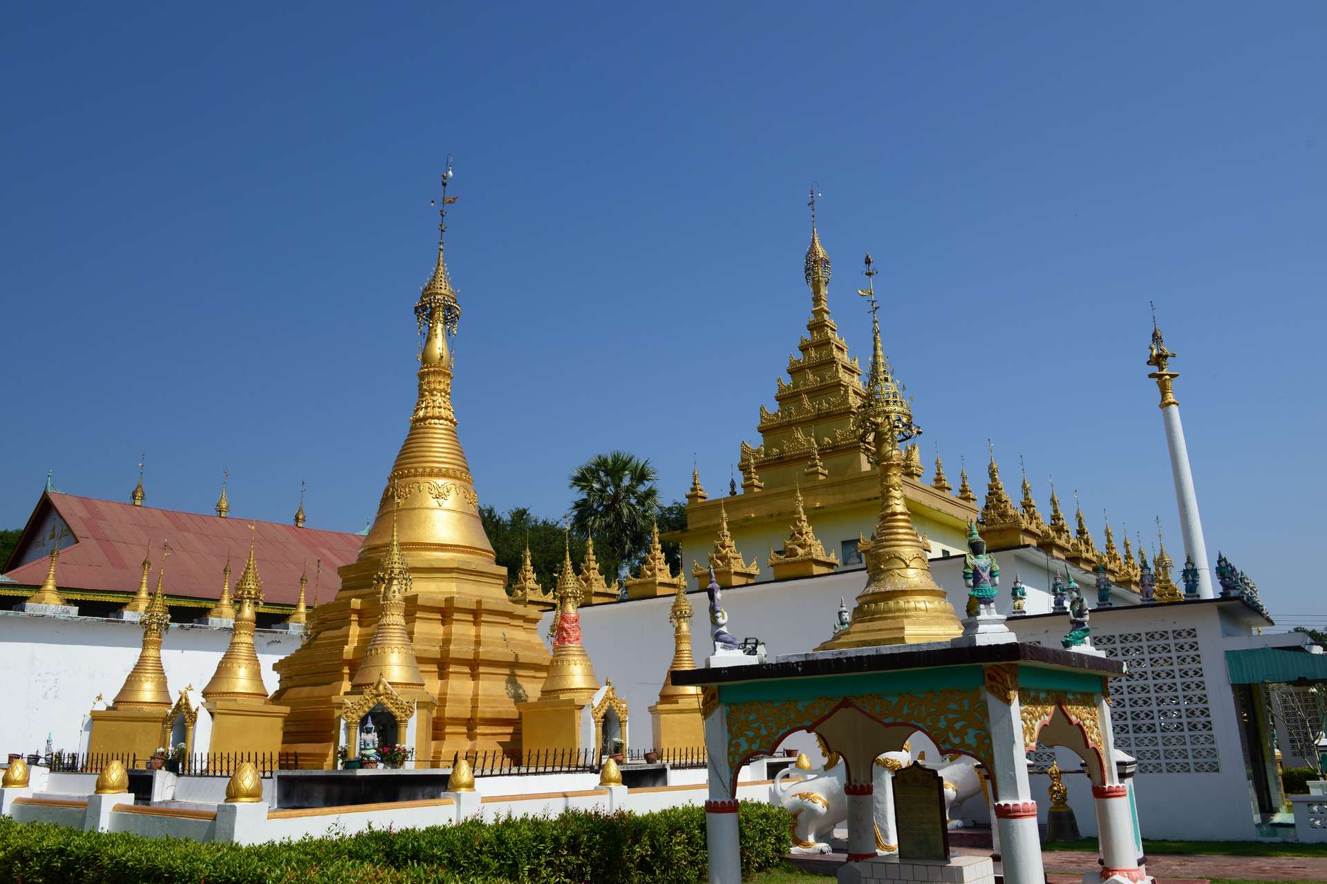 Ngôi chùa Wat Thai Wattanaram tại Mae Sot