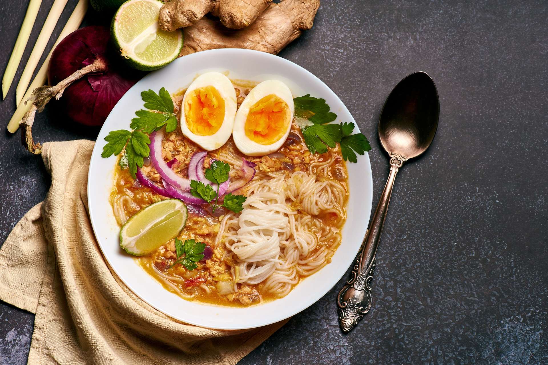 Món Mohinga (Bún cá kiểu Myanmar) đặc sản ở Mae Sot
