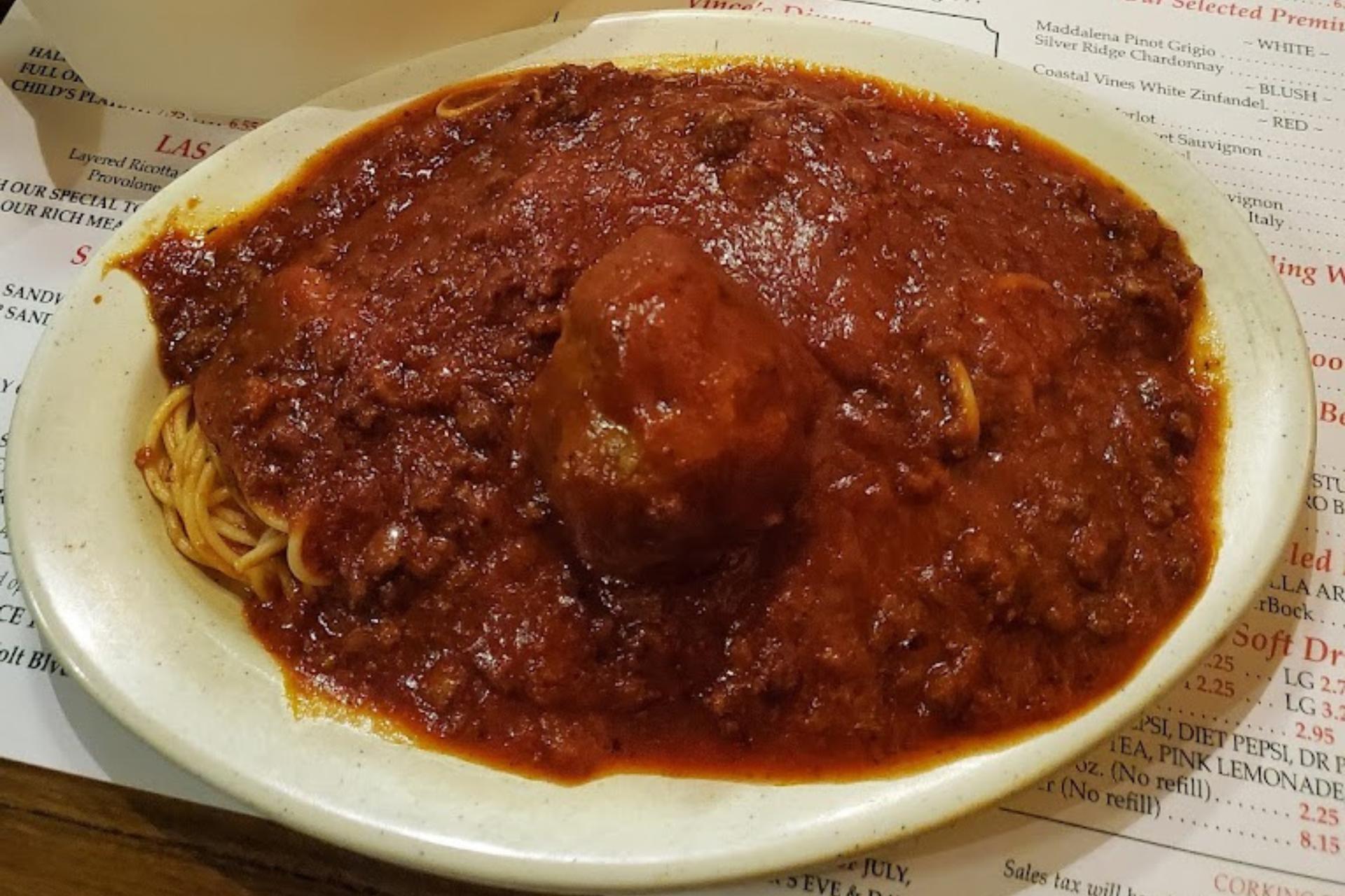 Món Spaghetti tại Vince's nổi tiếng