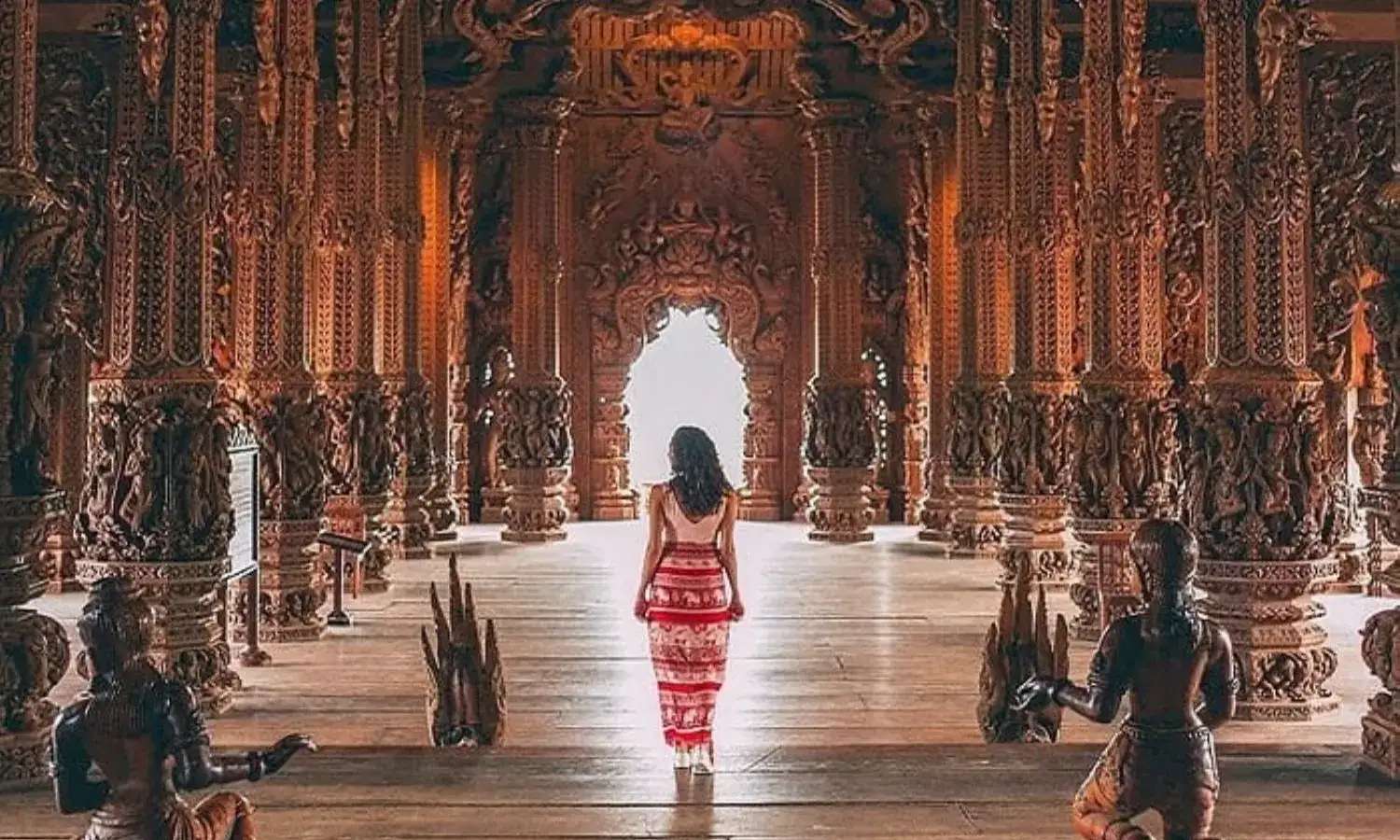 sảnh khởi nguyên Sanctuary of Truth