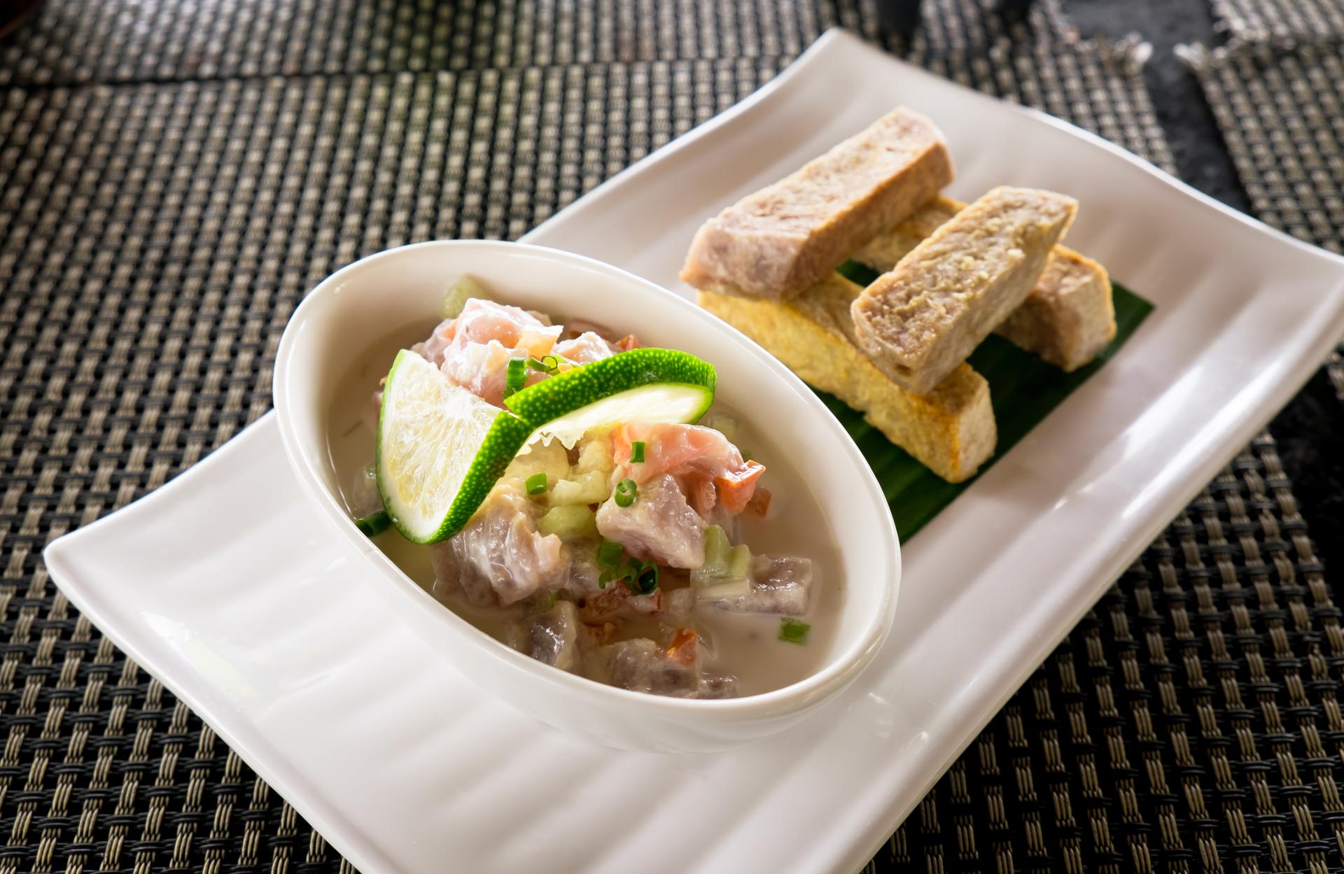 Poke là món ăn nổi tiếng tại Honolulu
