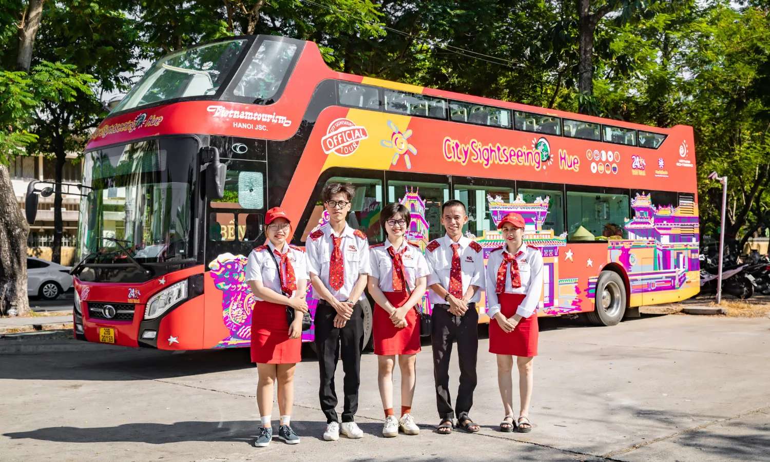 nhân viên xe bus 2 tầng huế