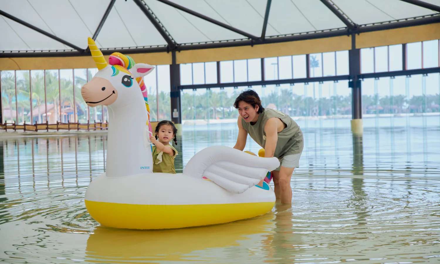 bể bơi bốn mùa VinWonders Water Park