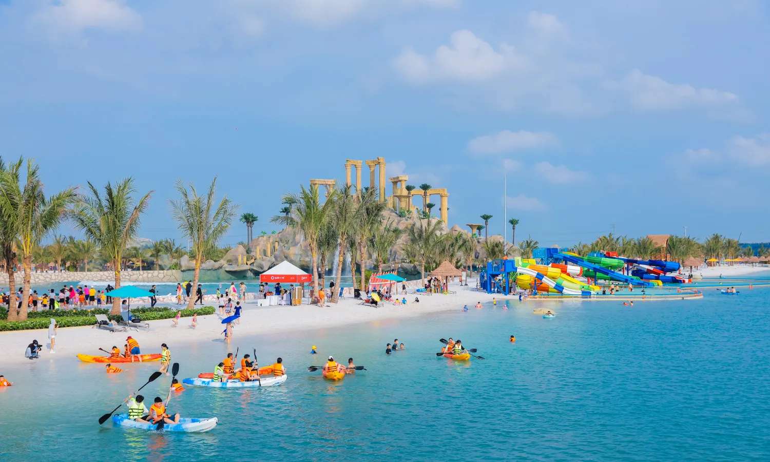 bể bơi tại VinWonders Wave Park