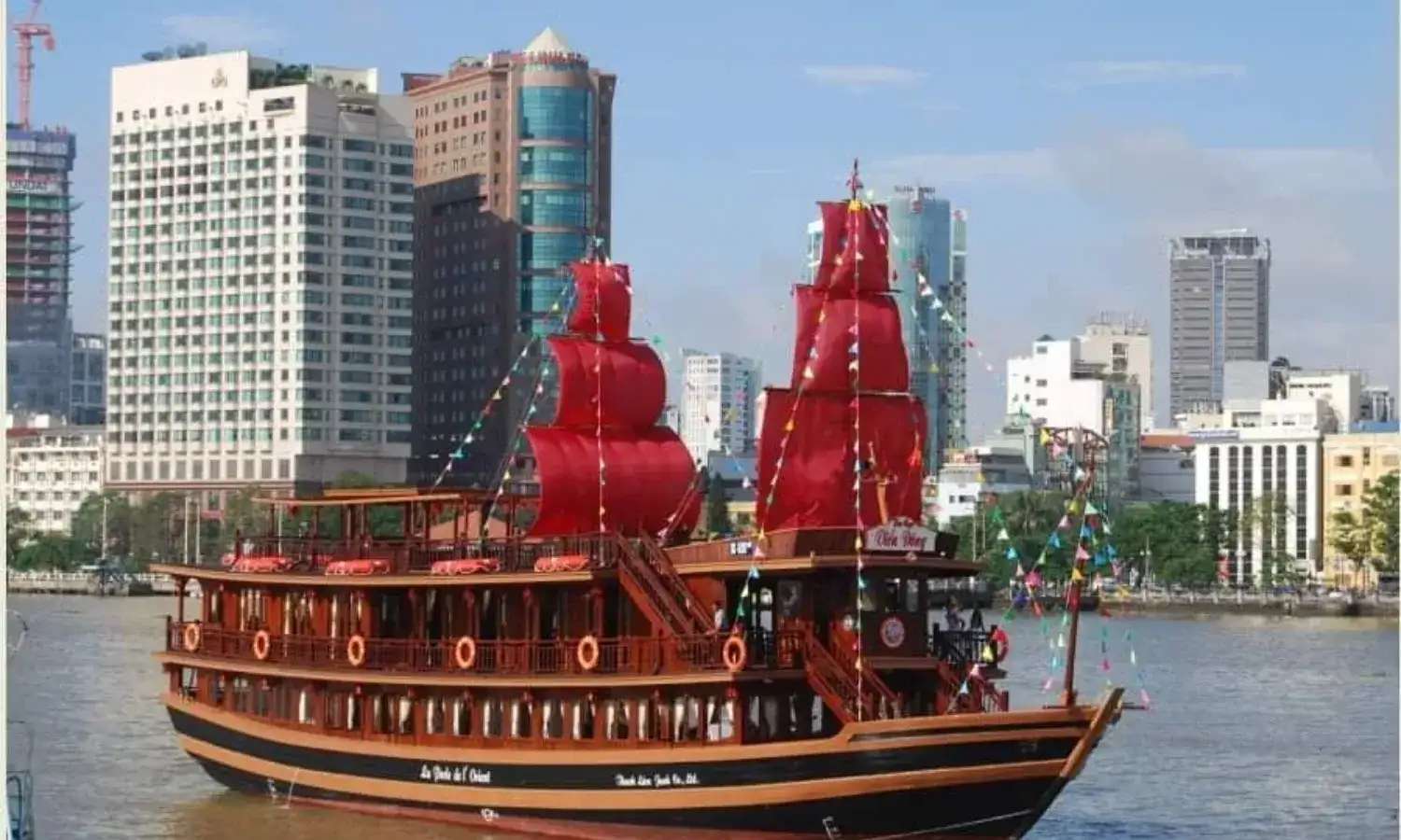 Du thuyền Indochina Queen