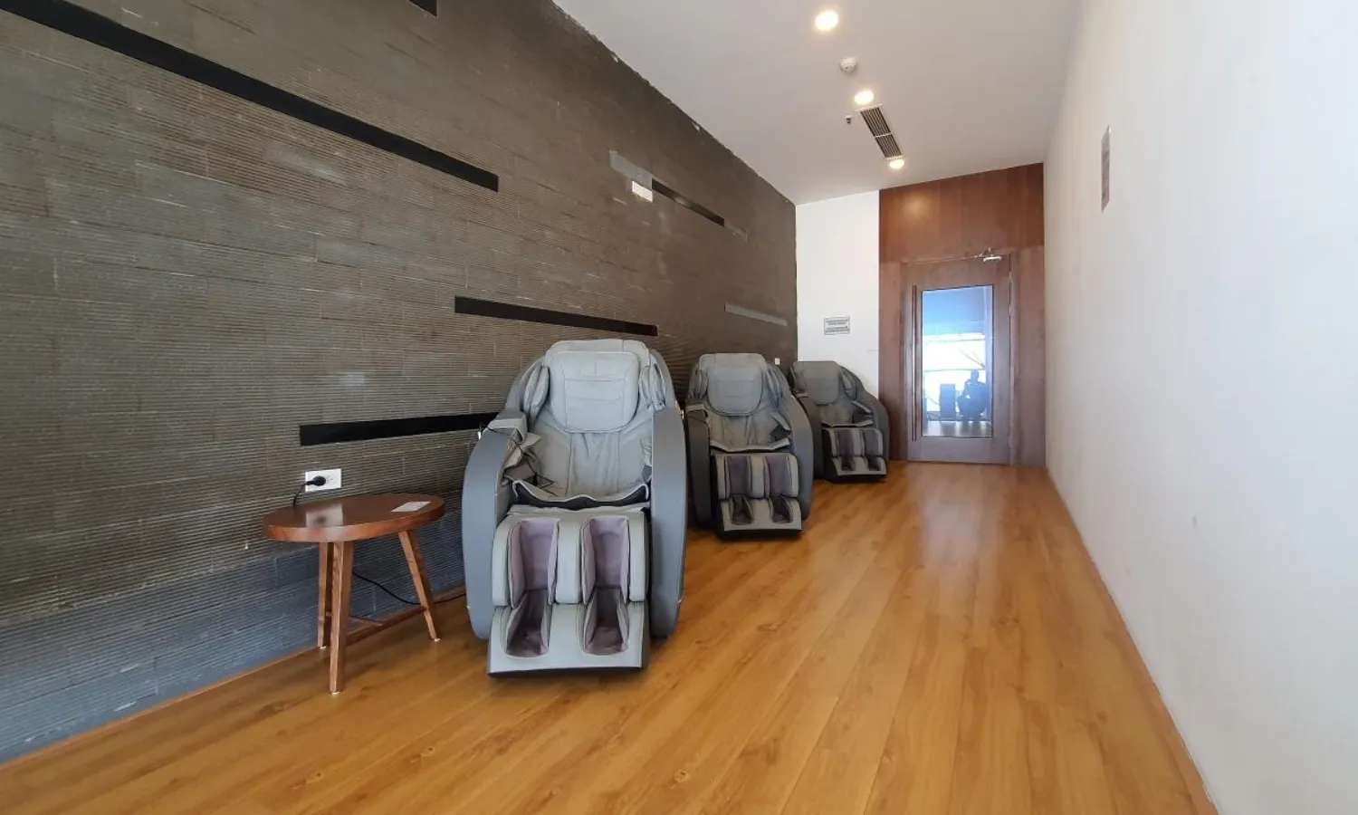 tiện ích phòng chờ Lotus Lounge ga quốc tế Nội Bài