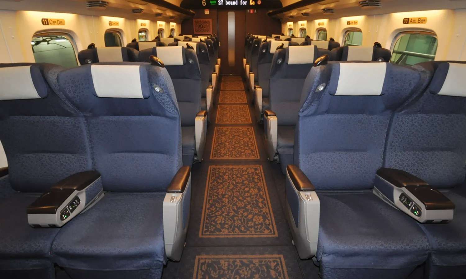 ghế trên tàu Nozomi Shinkansen
