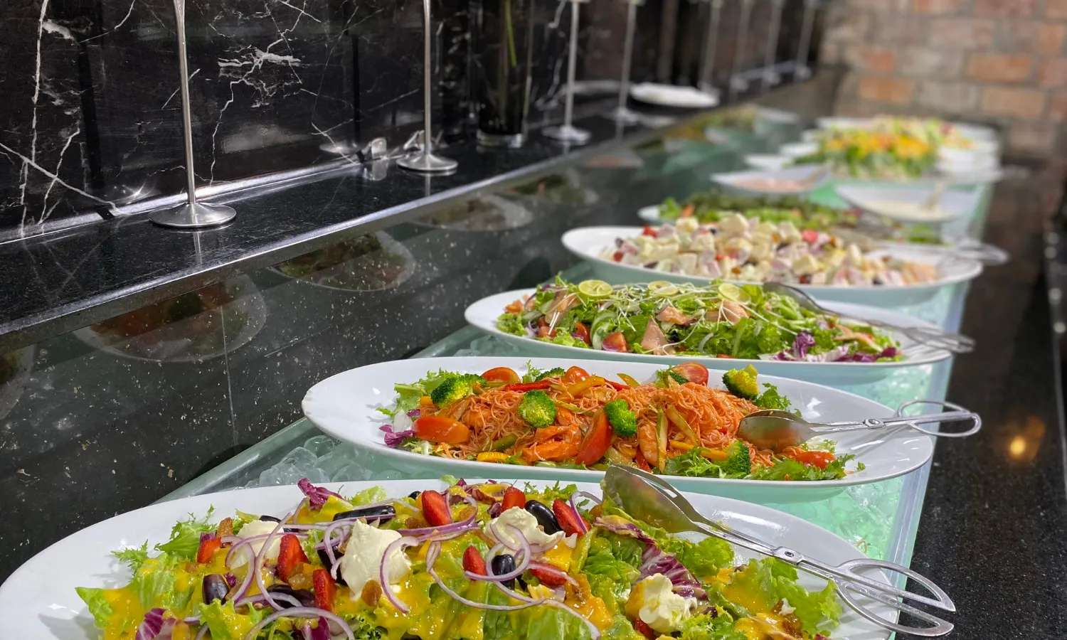 món ăn trong buffet D'Maris