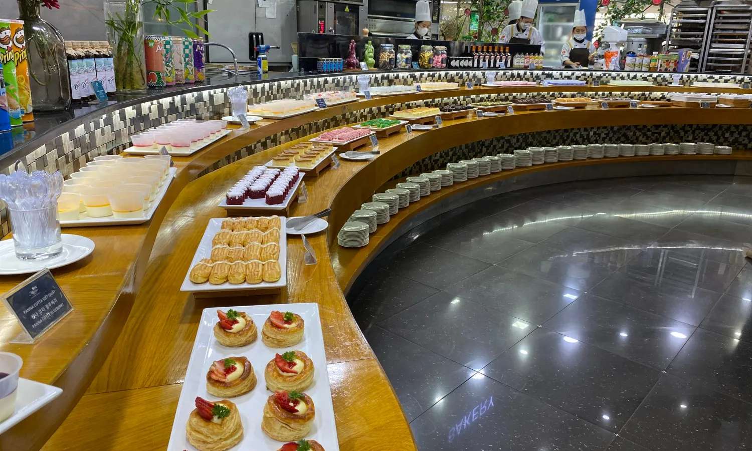 món ăn trong buffet D'Maris