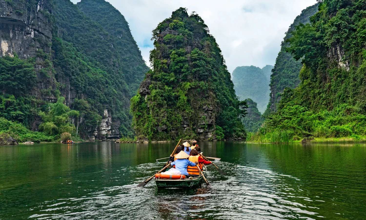 tour Hoa Lư và Tam Cốc 1 ngày