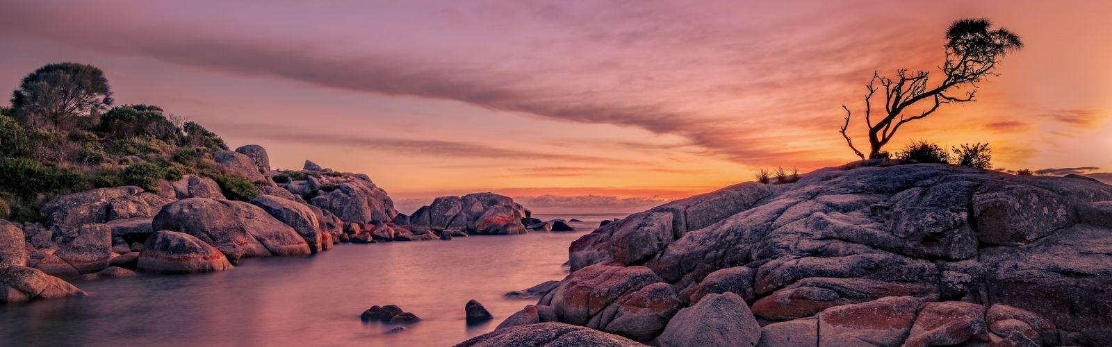 Sunset in the Bay of Fires, Tasmania