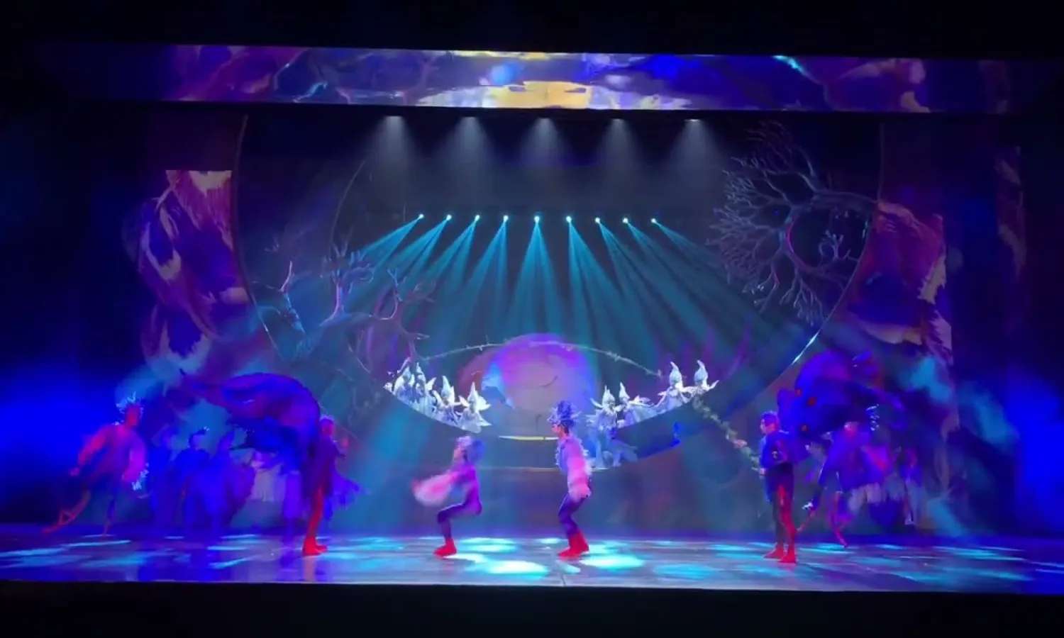 show Triều Đại Mặt Nạ Vàng Bắc Kinh