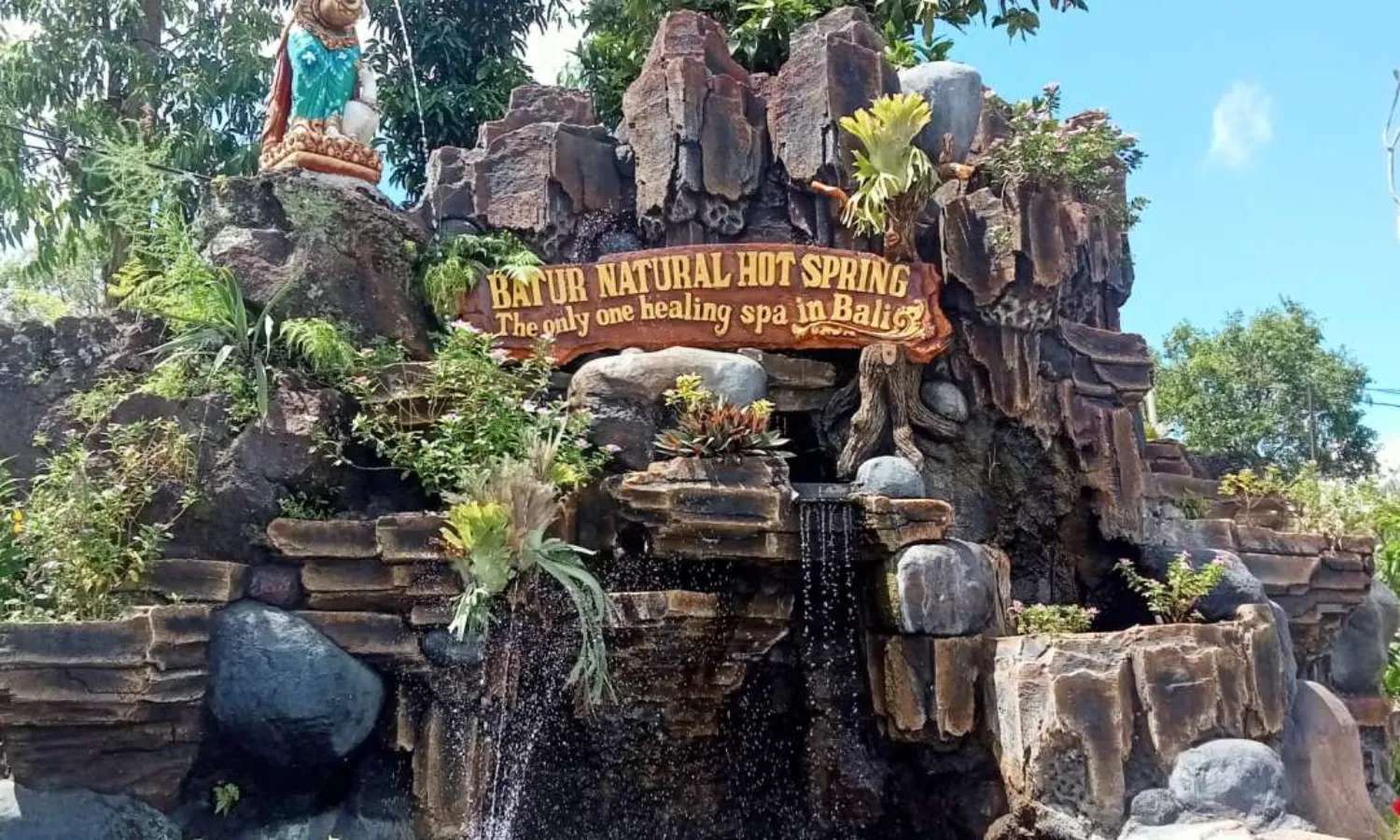 cổng Batur Natural Hot Spring