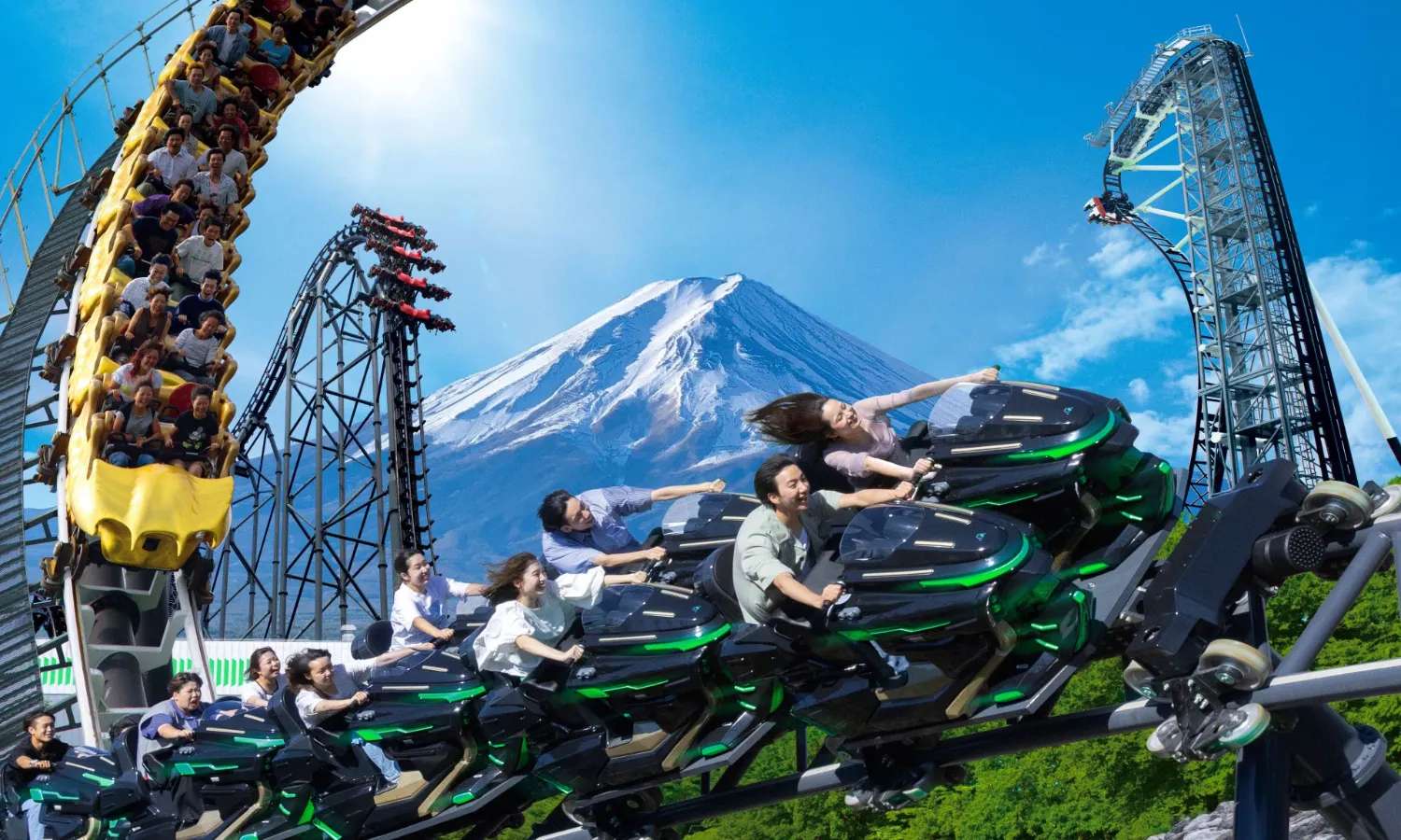 tàu lượn siêu tốc tại Fuji-Q Highland