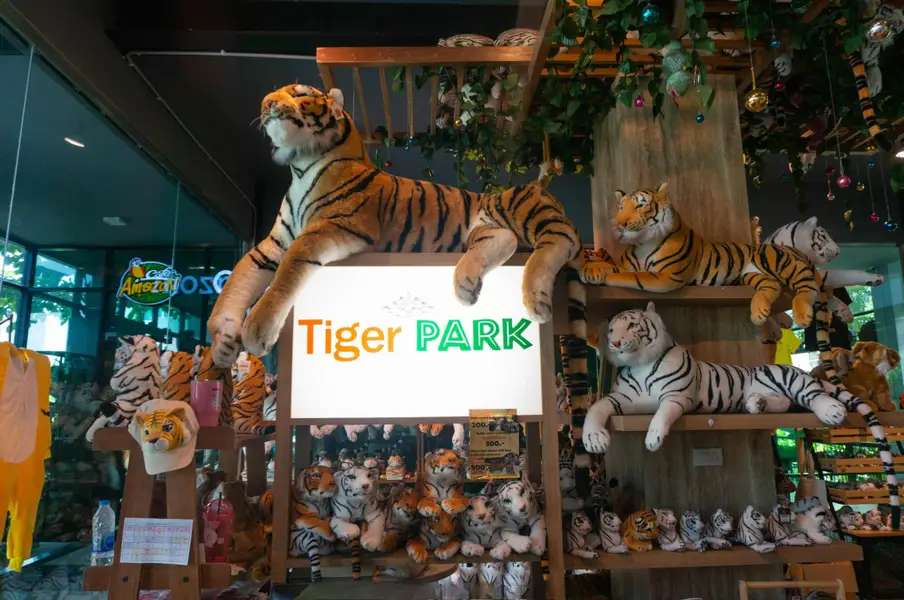 cửa hàng lưu niệm tiger park